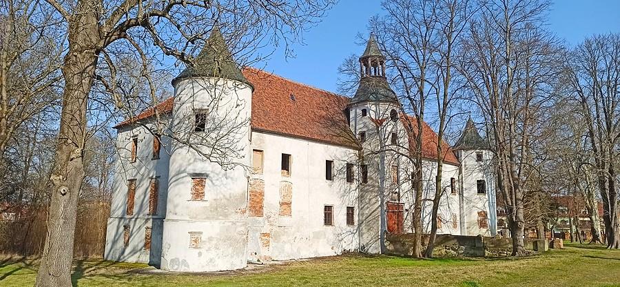 Pałac w Chobieni II