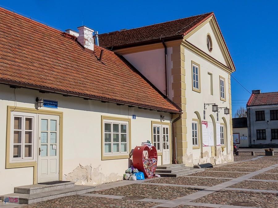 W Maciejowicach nielegalnie gromadzą oderwane nakrętki