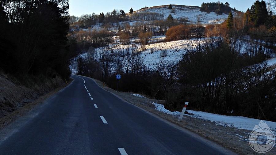 mroźny podjazd na Lesnicke sedlo