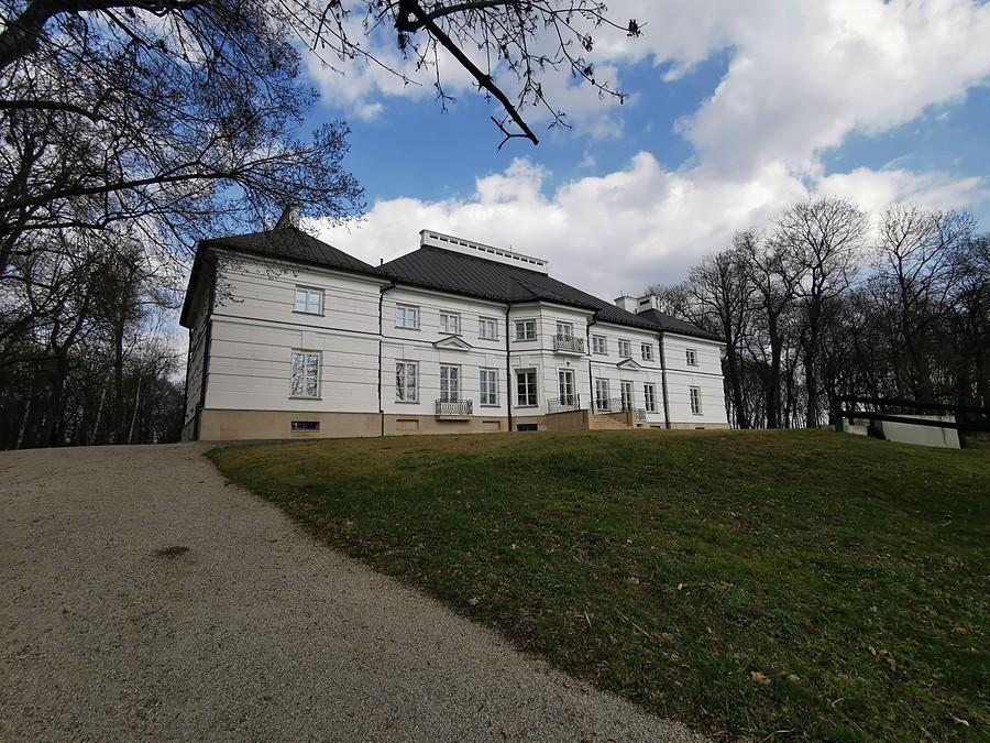 Pałac w Pęcicach, niegdyś siedziba ArtB Bagsika i Gąsiorowskiego
