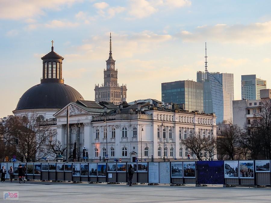 Zachęta i kościół ewangelicki