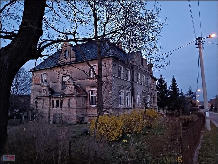 ciekawy budynek w Tyńcu nad Ślezą