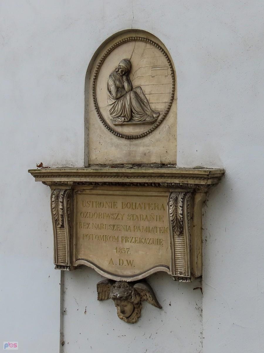Jabłonna - tablica upamiętniająca wkład w wyposażaniu pałacu przez ADW 1837