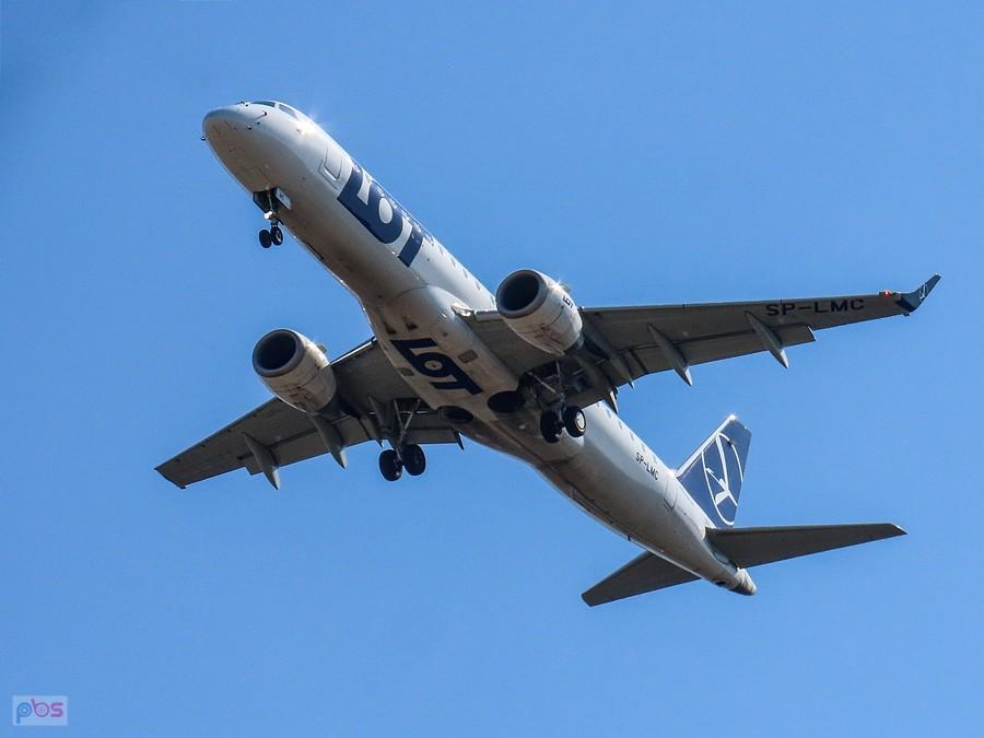 Embraer podchodzi do lądowania