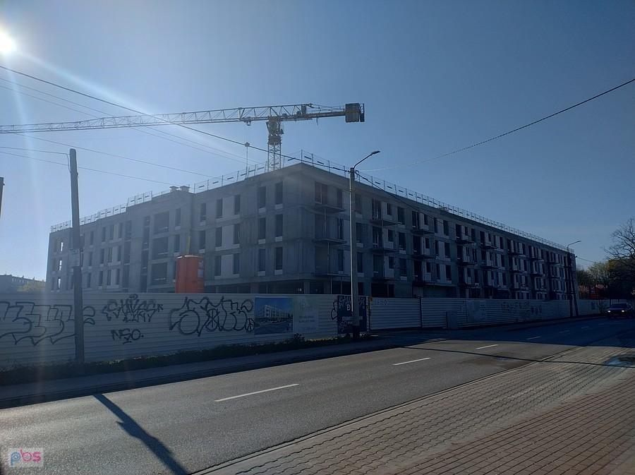 W Ożarowie zabudowują każdy wolny kawałek terenu