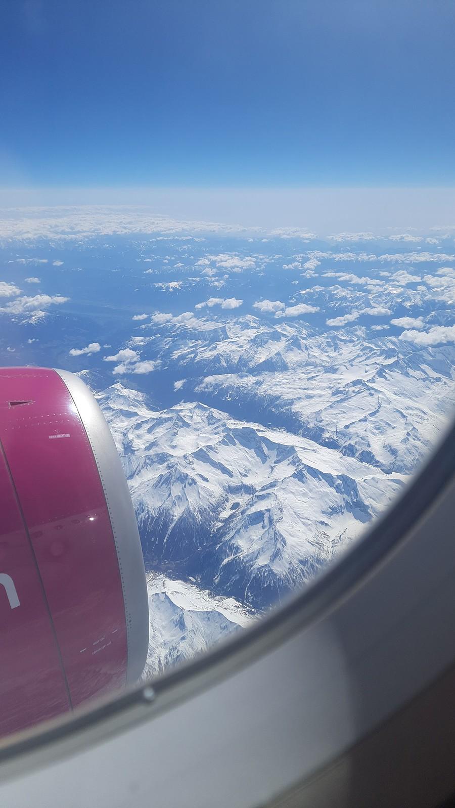 Lot nad Alpami.