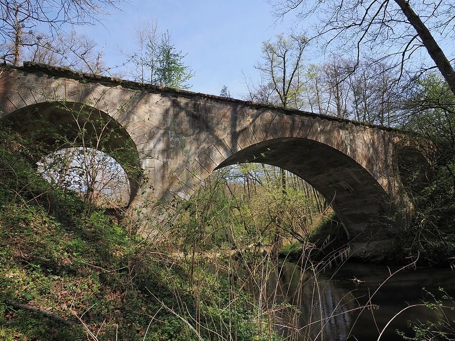Most kolejowy z 1906 r. przez Ilankę na nieistniejącej linii kolejowej nr. 386