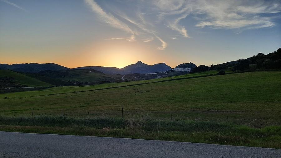 Miasteczko Zahara o poranku, Andaluzja.