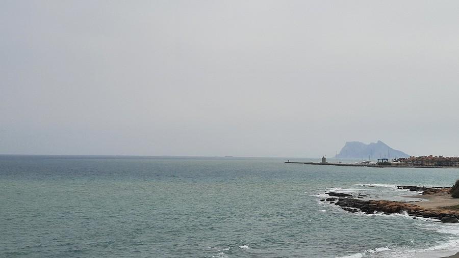 Gibraltar jeszcze widać.