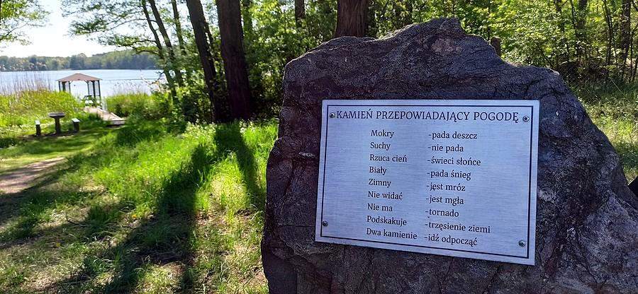 Kamień przepowiadający pogodę w miejscowości Wilcze