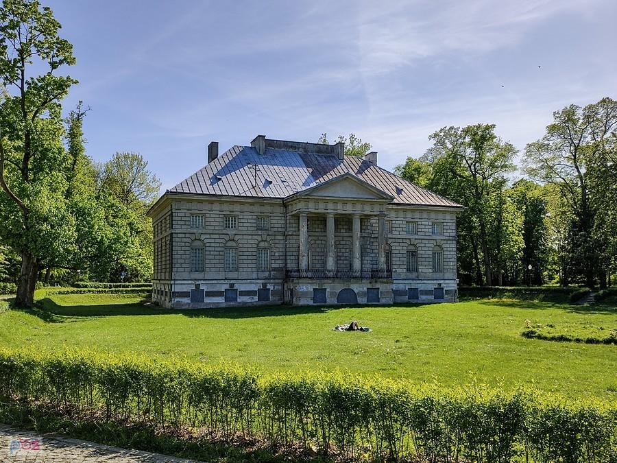 Pałac w Młochowie