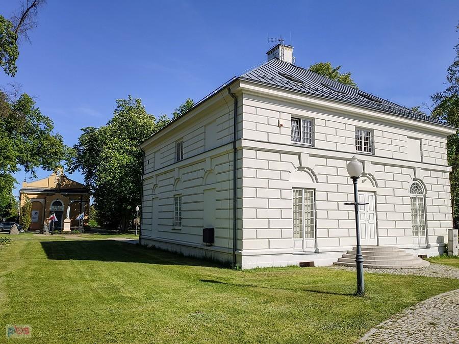 Oficyna pałacowa