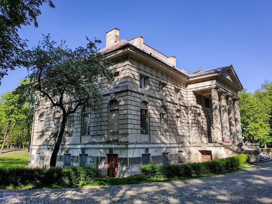 Pałac młochowski od frontu