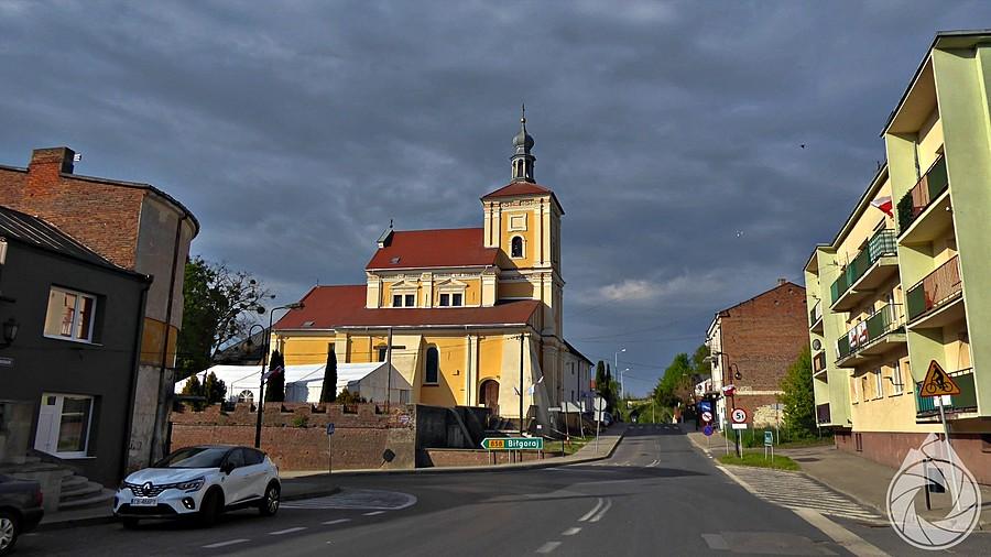 około rynku szczebrzeszyńskiego z rana