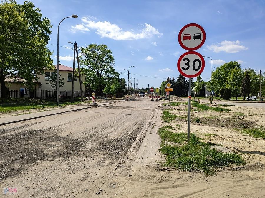 Remont ul. Piaseczyńskiej w Jeziornie - to drugi rok wykopków