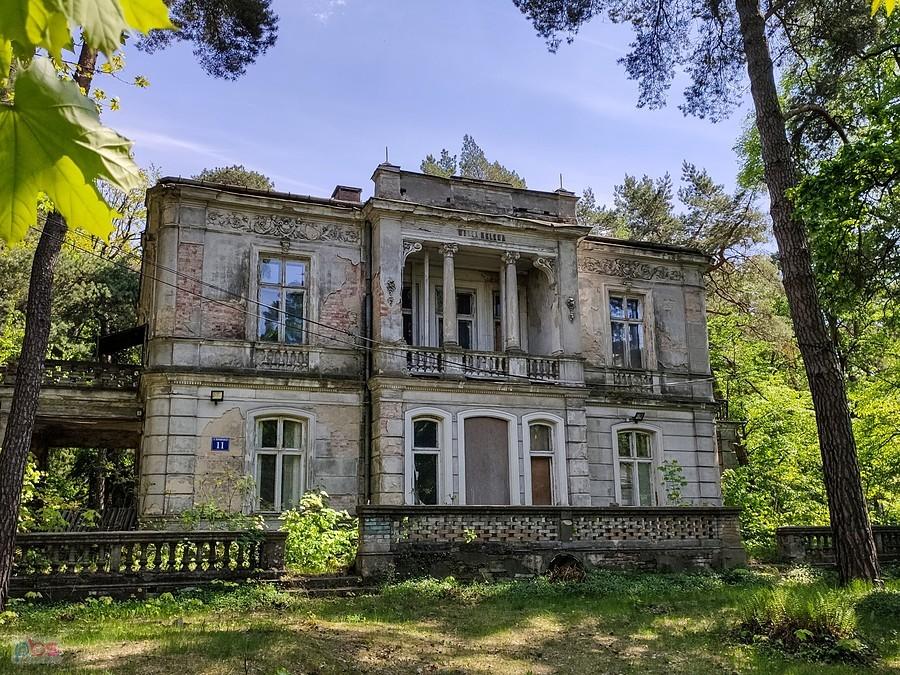 Willa Helena - jedna z wielu zaniedbanych willi Konstancina