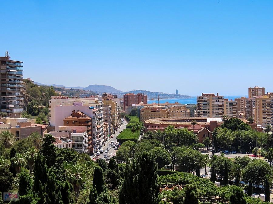 Malaga - widok z Alcazaby w kierunku wschodnim