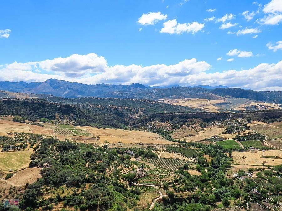 Ronda - widok na pasmo Sierra de Grazalema