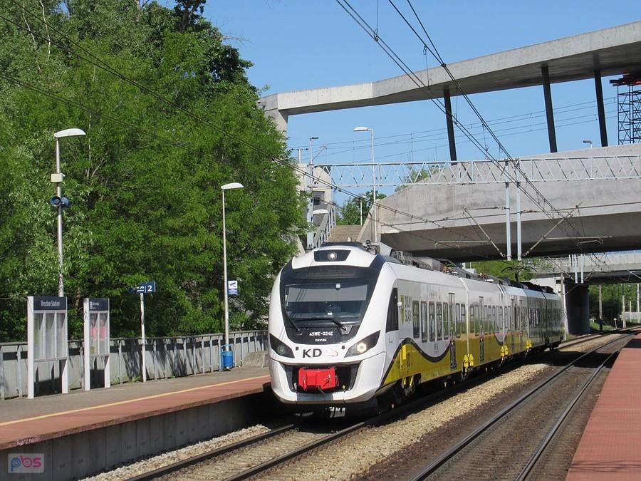 Impuls 45We-024 na przystanku Wrocław Stadion