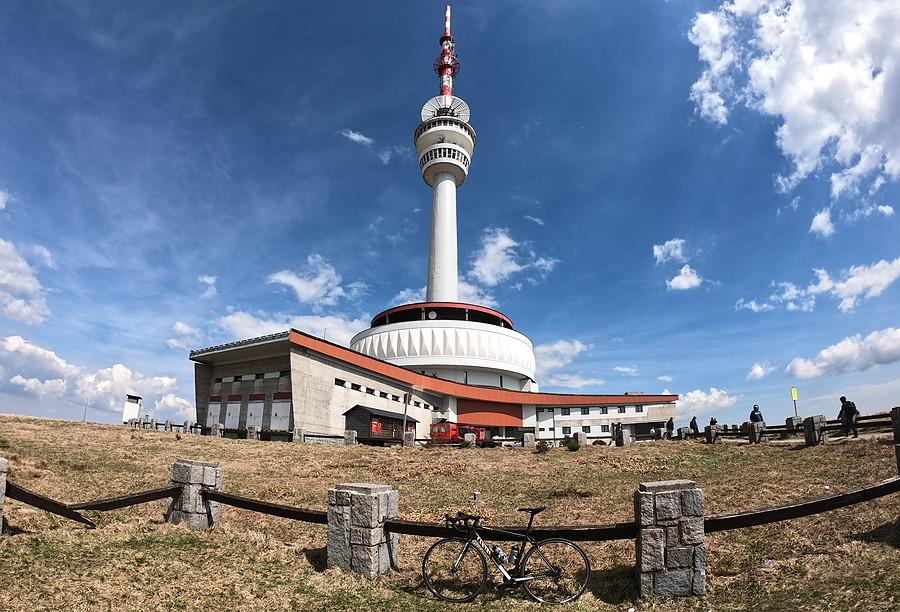 Pradziad kolejny raz zdobyty, na szczycie wiało i 16°C