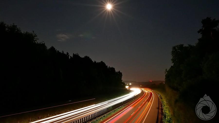 A4 obwarzanek dookoła Krakowa nocą