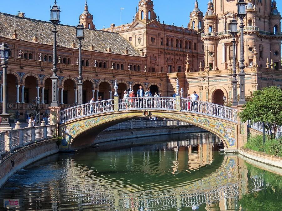 Plaza de España - Most Królestwa Navarra