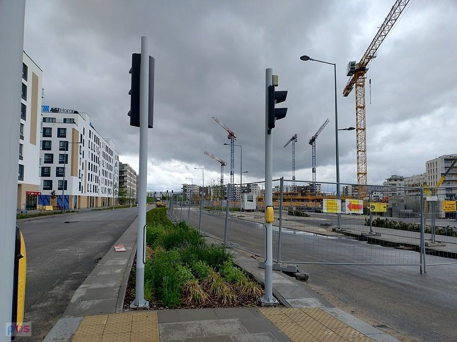 Przedłużenie ulicy Człuchowskiej jeszcze nie oddane do użytku. Nie widać też , żeby ktoś tu jeszcze pracował