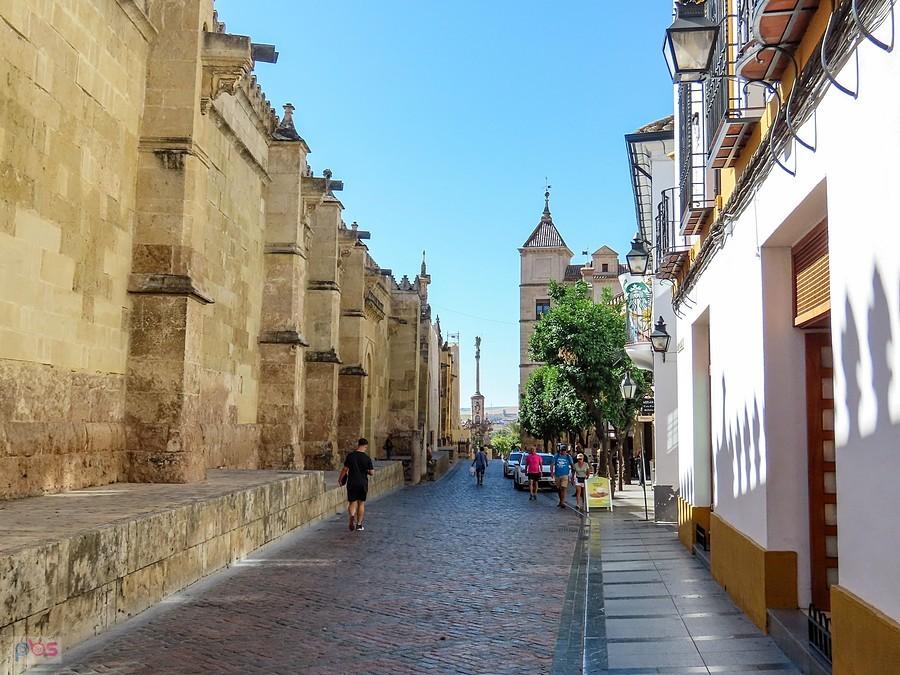 Kordoba - perspektywa Calle de Torrijos