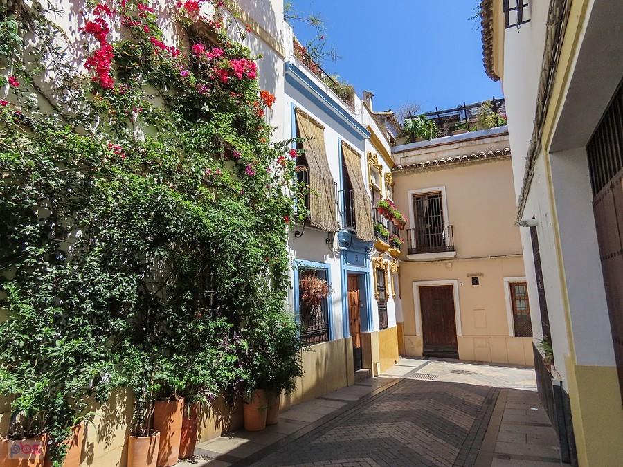 Kordoba - Calle Zapatería Vieja widok z Plaza de los Abades