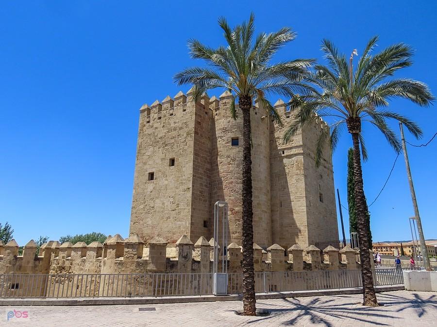 Kordoba - obronna wieża muzułmańska Torre de la Calahorra