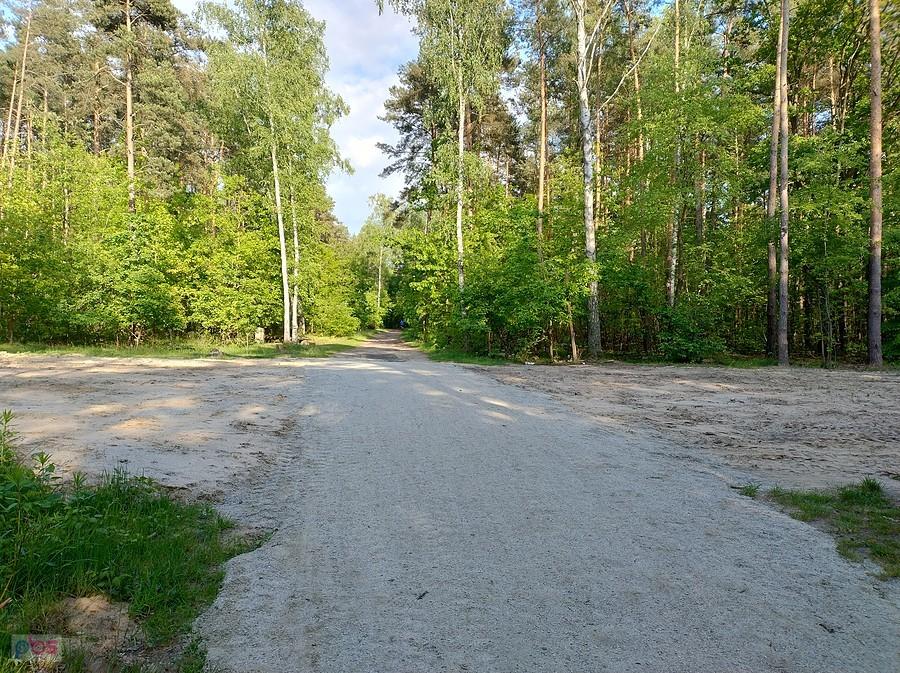 Ładnie wygładzony przejazd przez teren zakończonej budowy gazociągu