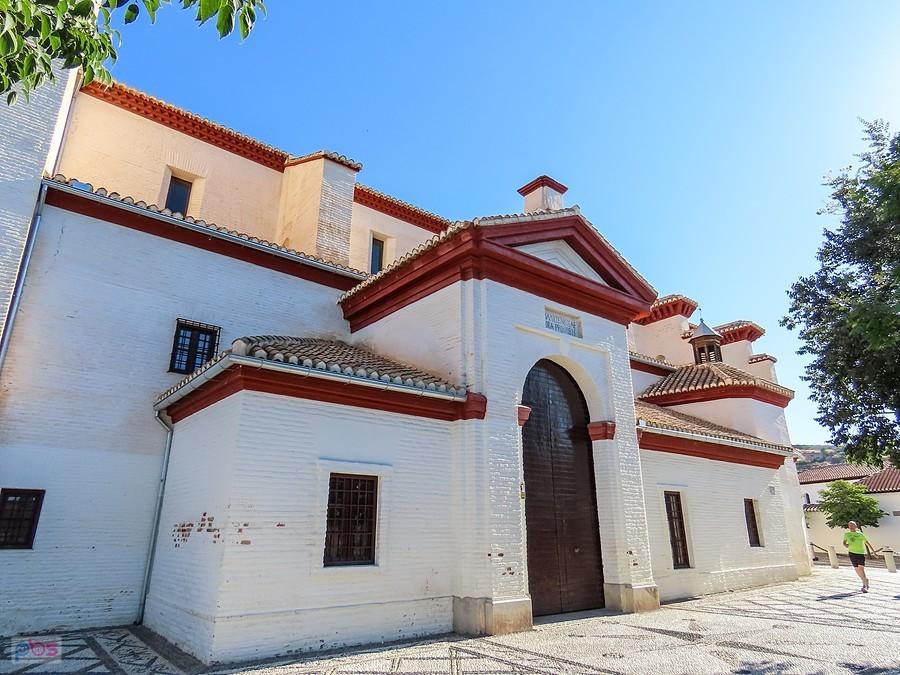 Grenada - mały kościółek Iglesia de San Nicolás