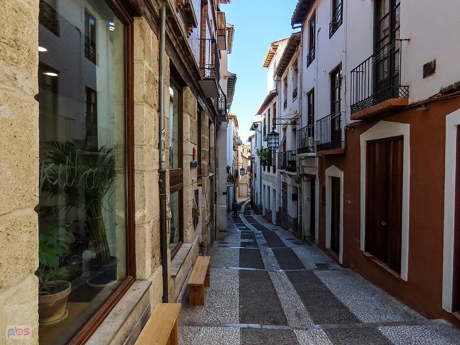 Grenada - z dala od turystycznych szlaków na Calle Calderería Vieja