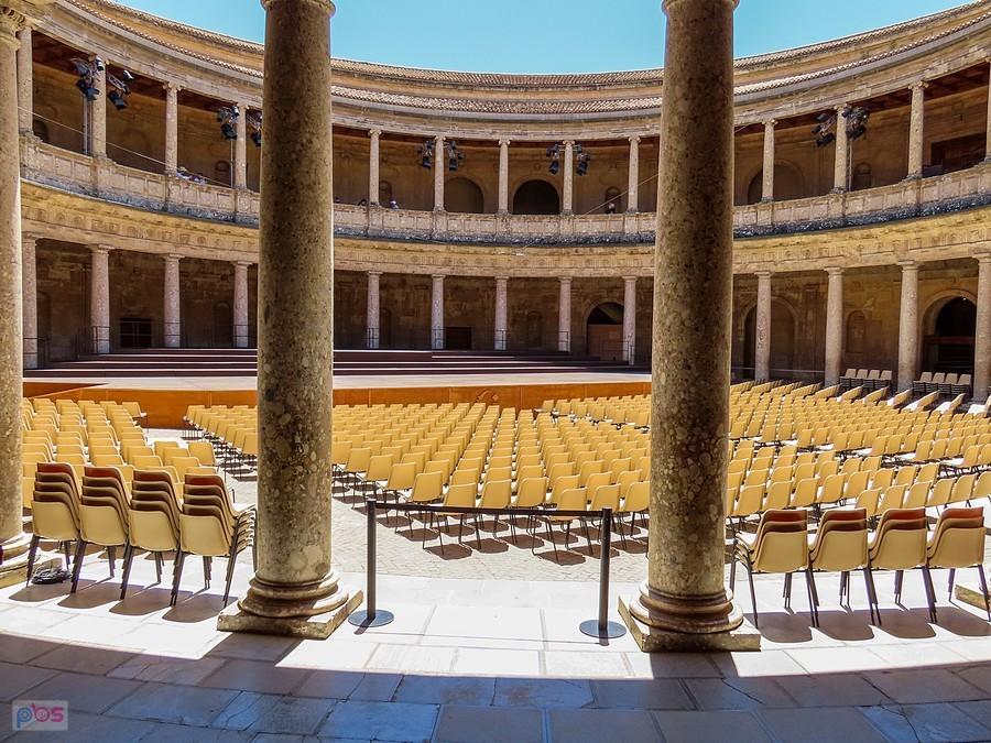 Grenada, Alhambra - patio Pałacu Karola V