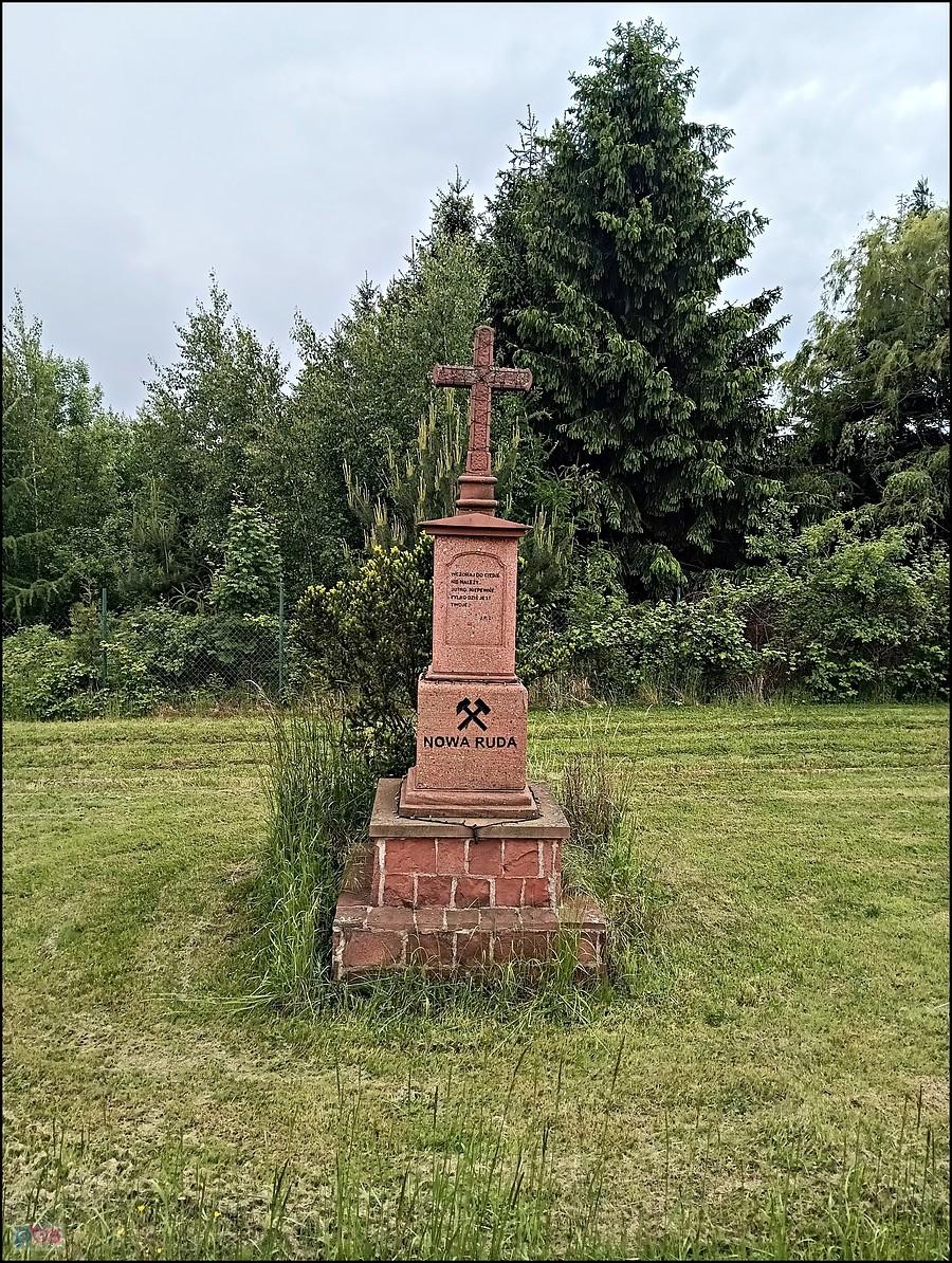 Krzyż przydrożny
