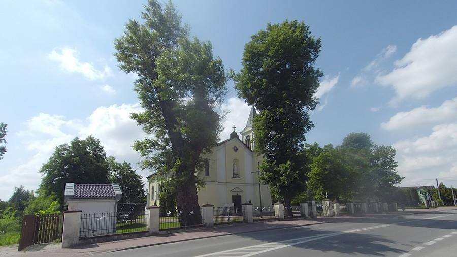 Kościół w Borzęcinie