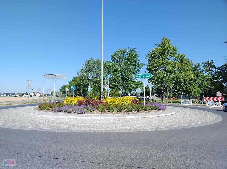 Rondo w Strzykułach od strony Kaput