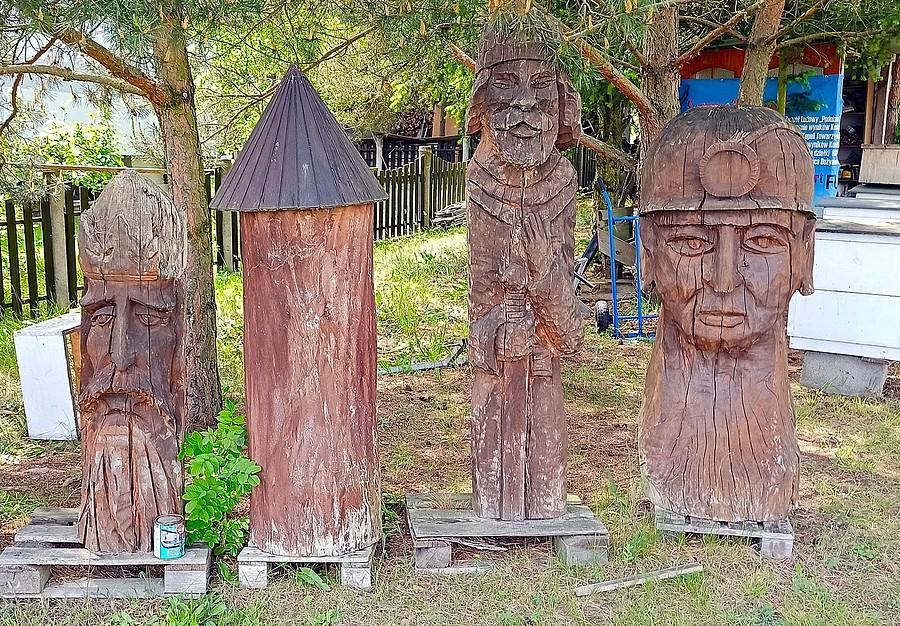 Rzeźby w Żukowie