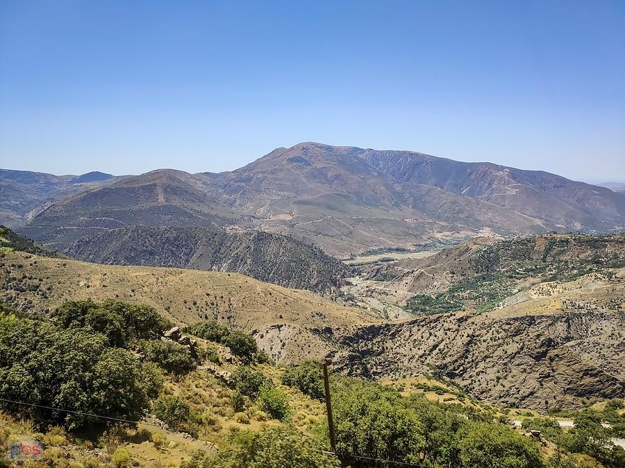 Góra Pico Cueva del Águila nad doliną Rio Trevelez