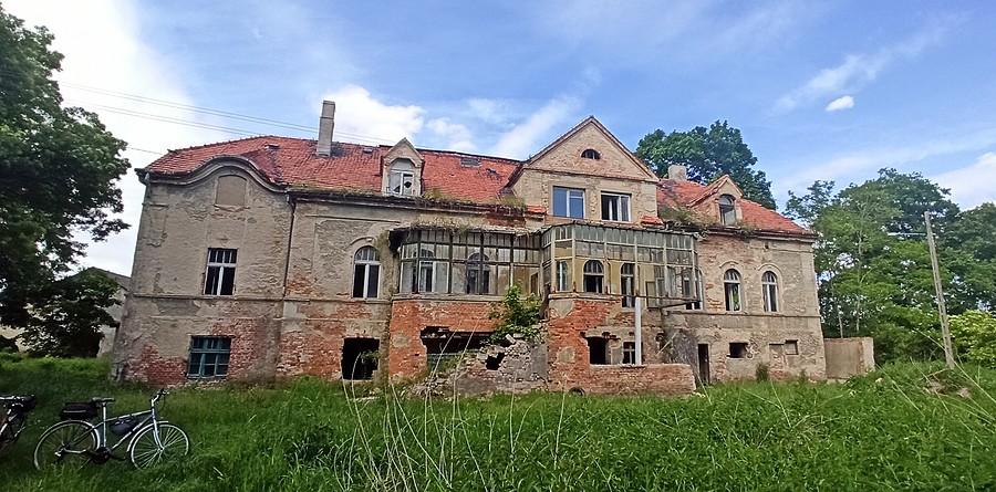 Pałac w Turowie. Widok od strony ogrodu