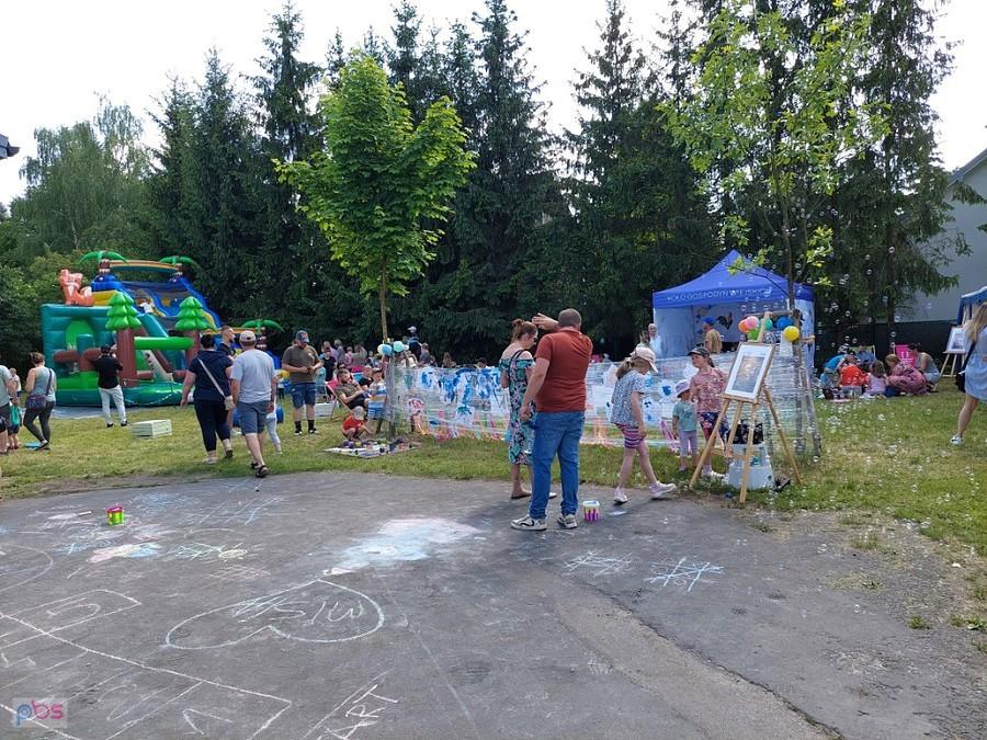 Dziecięcy festyn w Prażmowie zapeene na okoliczność ich święta