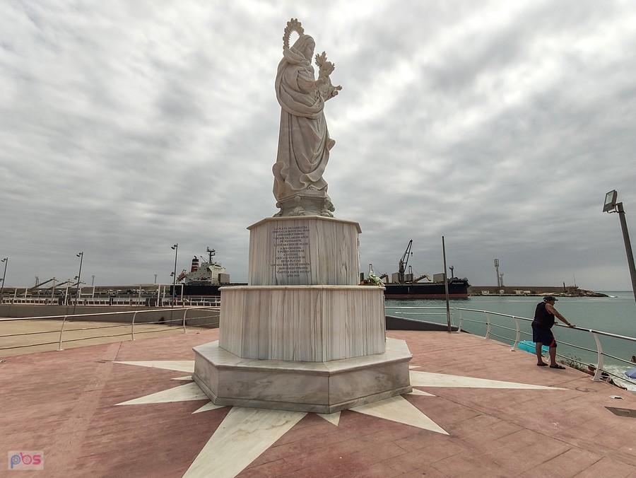 Statua Matki Boskiej w porcie Garrucha