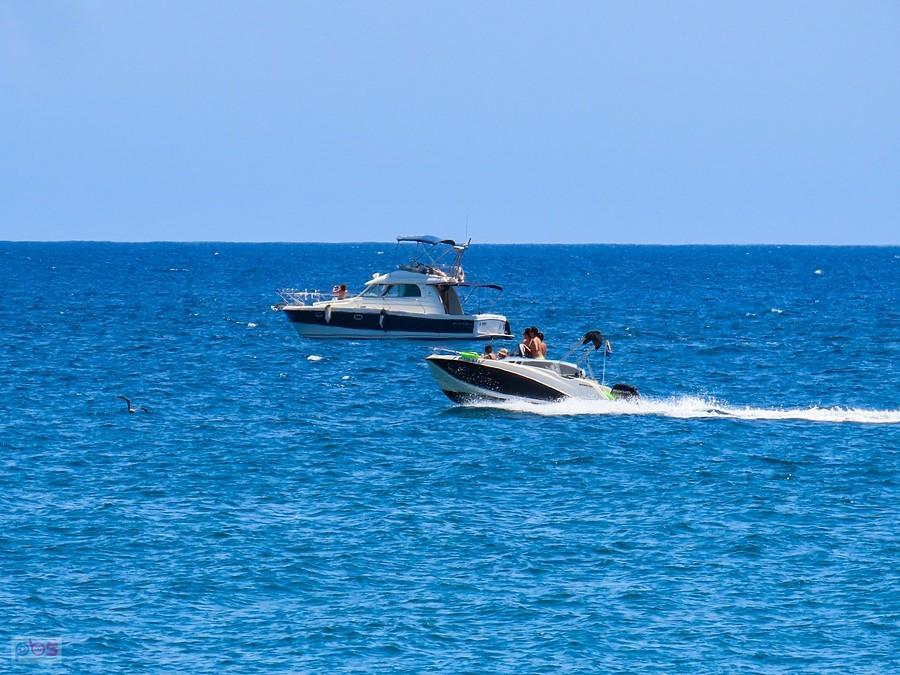 Jachty przy plaży w Mojacar