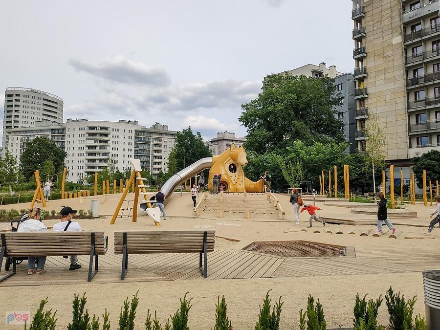 Misiek na plac zabaw przyjechał prosto z Niemiec