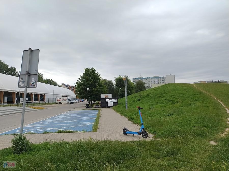 A jeśli po intensywnym treningu ktoś jest głodny, tu można coś zjeść. I uzupełnić wypocone kalorie