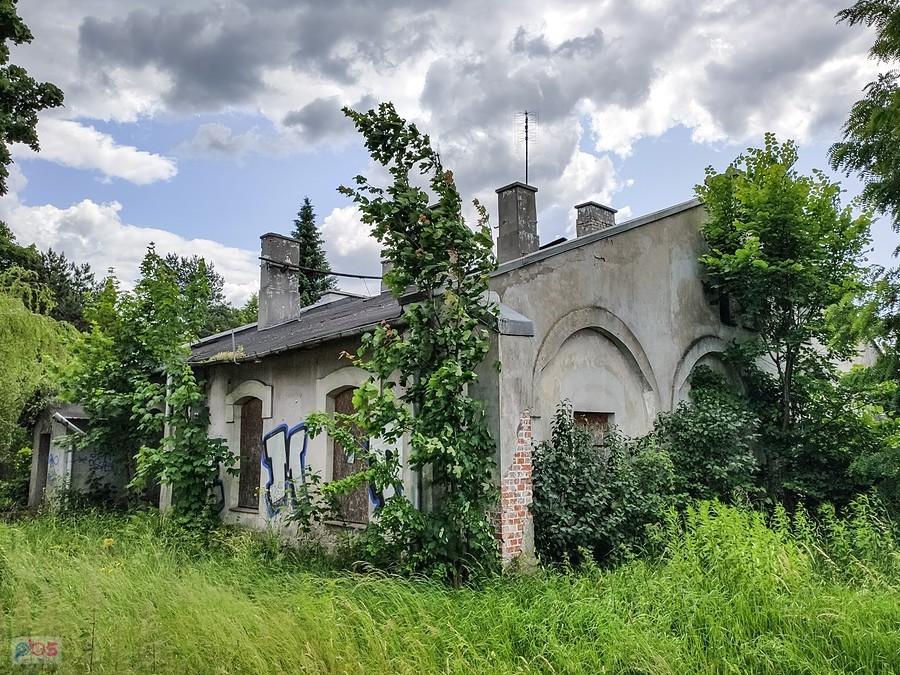 Parowozownia Kolei Wilanowskiej przy nieistniejącej stacji Chylice