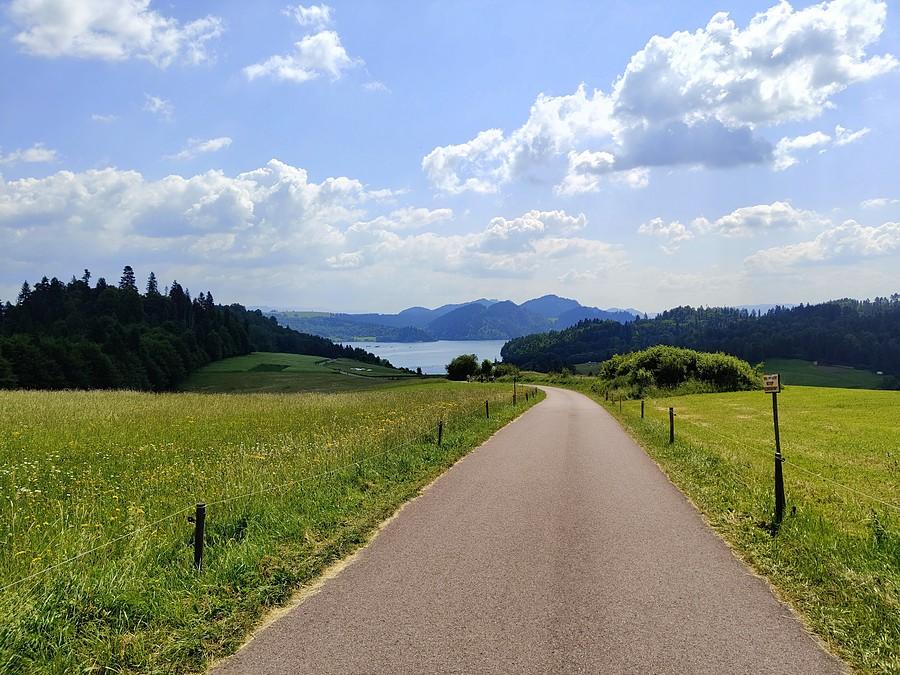 Kultowa czerwona rowerówka na Velo Czorsztyn.