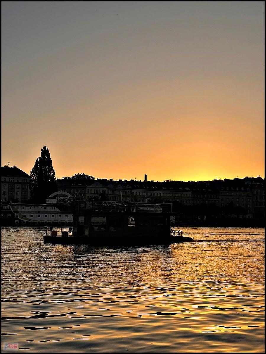 praga zachód słońca