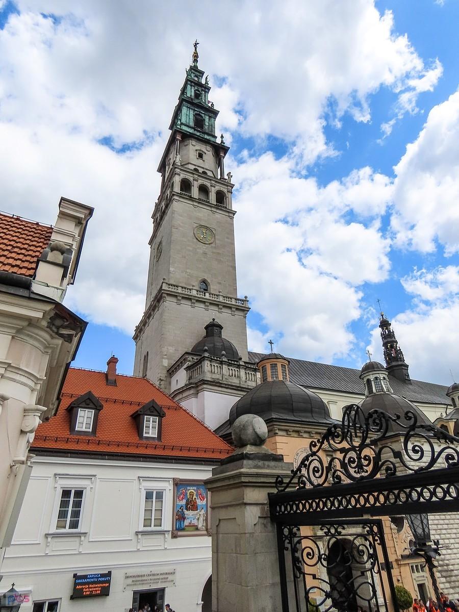 Wieża - widok od strony Bastionu św. Barbary