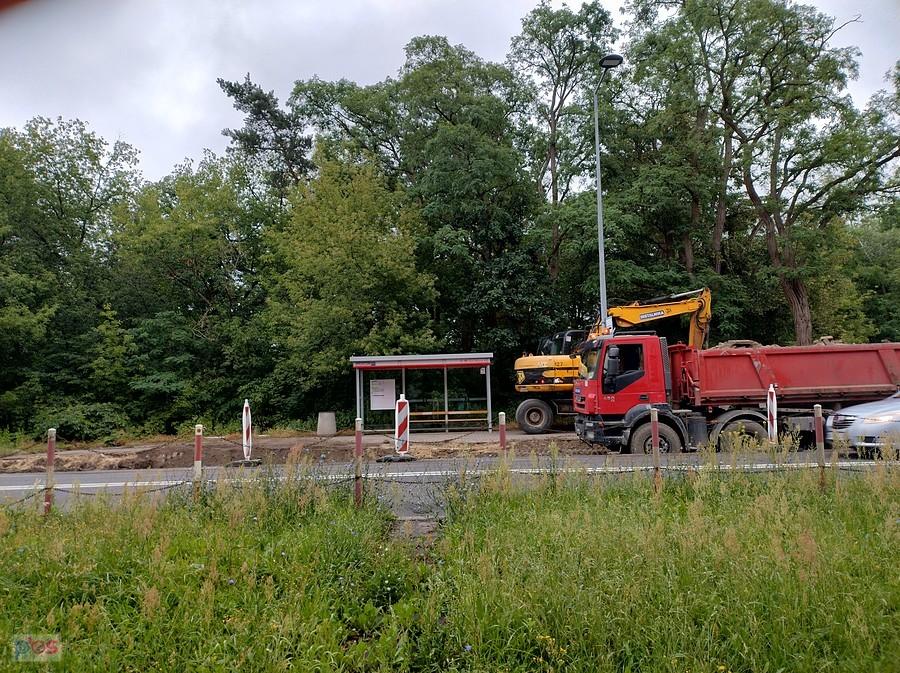 Budują coś na Kaliskiego. Myślałam, że może ddr, ale to raczej zatoczka dla autobusów